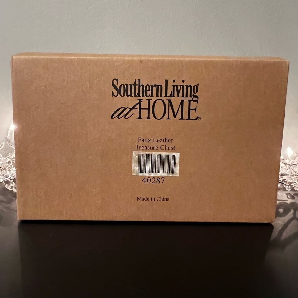 BNIB Southern Living At Home Brown Faux Leather Box #40287 - Picture 7 of 8